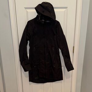 Lululemon black rain jacket size 8